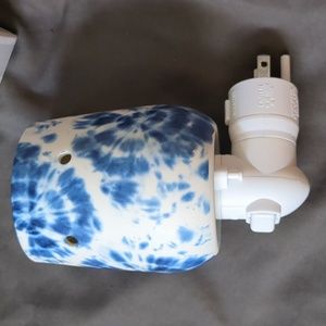 Scentsy tie dye mini warmer